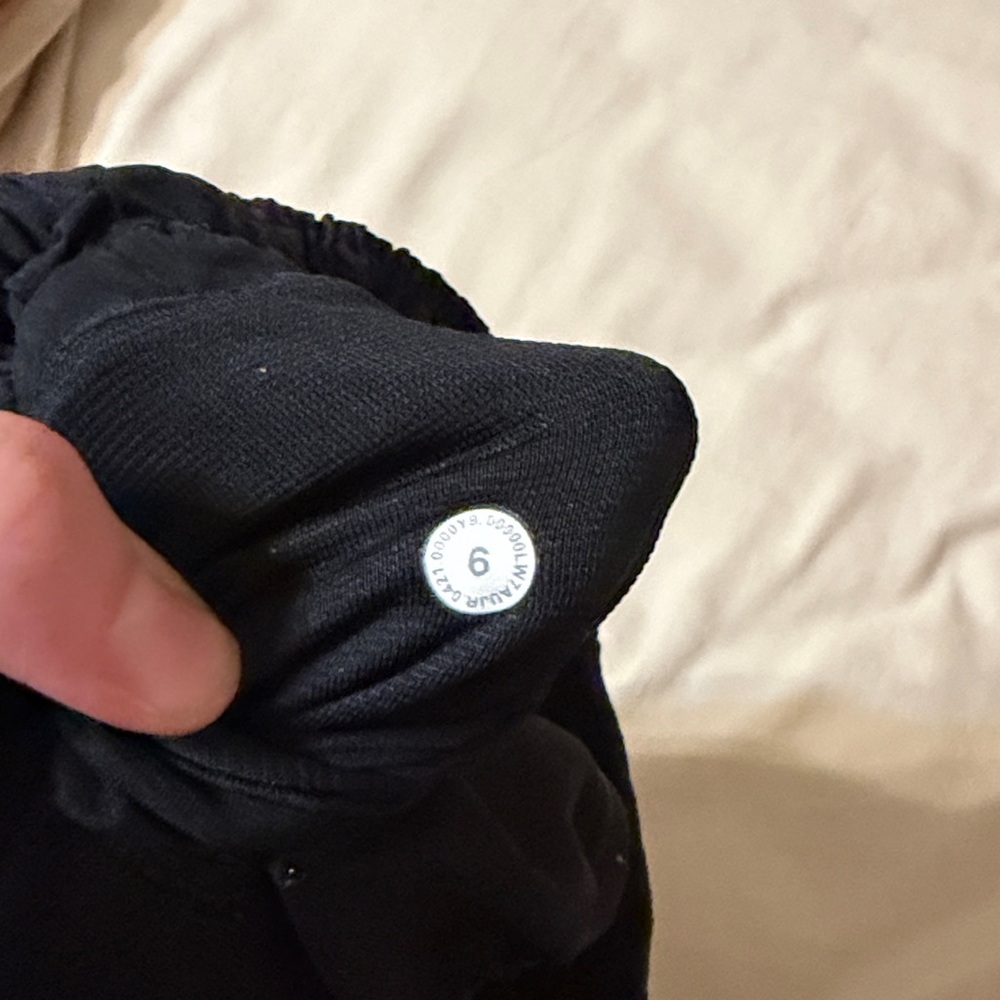 Lululemon Hotty Hot Shorts - Picture 3 of 4